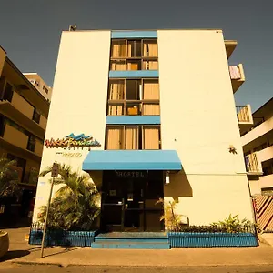 Waikiki Beachside Albergue